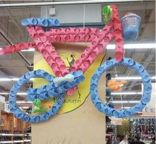 Illustration for article titled Chinese Store Displays Are the Best